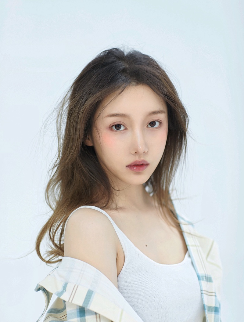 姜贞羽